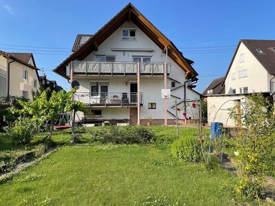 Bezugsfreie Wohnung mit großem Garten