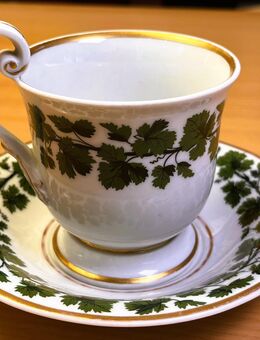 Meissen - Mokkatasse Weinlaub mit Goldrand (verm. 1815 - 1860) - Prien (Chiemsee)