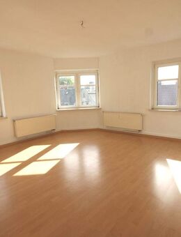 +++HELLE DACHGESCHOSSWOHNUNG AM RANDE VON CHEMNITZ+++ - Hartmannsdorf (Sachsen)