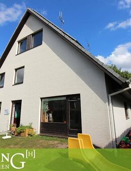 - Kapitalanlage - Zentral gelegenes Mehrfamilienhaus mit 5 Wohn- und Gewerbeeinheiten in Ahrensburg - Ahrensburg