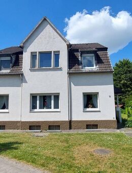 Familienhaus mit großem Garten und mehreren Garagen - Beckum