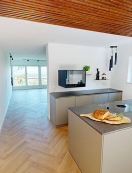 LUXUS MIT WEITBLICK - TEILMÖBLIERTE (VB) 3,0 ZIMMER WOHNUNG IN HALBHÖHENLAGE - Gerlingen