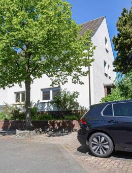 Ein- bis Zweifamilien-Stadthaus mit Renovierungsbedarf * gefragte und ruhige Citylage * ca. 168 m² Wfl. * ca. 463 m² ... - Langenfeld (Rheinland)