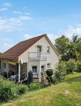 Gepflegtes freistehendes Einfamilienhaus mit Garten, Garage & Platz für Ihre Familie - Sulzbach-Rosenberg