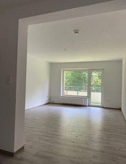 Einziehen und Wohlfühlen ! Renovierte 2-Zimmer-Wohnung mit Blick ins Grüne! - Arnsberg