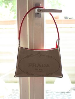 Süße kleine Prada Milano Handtasche, Tasche, Täschchen, beige, rot - Düsseldorf