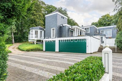 Repräsentative Unternehmer Villa mit parkähnlichem Grundstück.