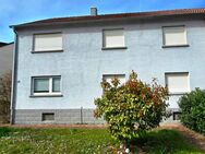 Hermann Immobilien: 2-Familienhaus in guter und zentraler Lage von Hanau Großauheim - Hanau (Brüder-Grimm-Stadt)