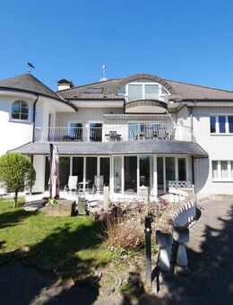Repräsentative Villa mit Pool - ideal als Einfamilienhaus oder großzügiges Mehrgenerationenhaus - Schlangen
