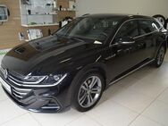 VW Arteon, 2.0 TDI Shooting Brake R-Line, Jahr 2022 - Frankfurt (Main)