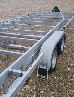 Neuwertiger Plattformanhänger „Vlemmix TH720 Flatbed“ - Olching