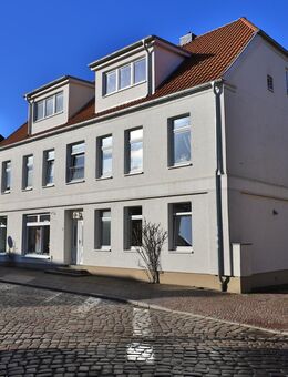 Mehrfamilienhaus mit verfügbarer Gewerbeeinheit! - Klütz