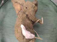 Tusker / Elefant mit Fisch von Goebel - VB 26,90 € - Berlin