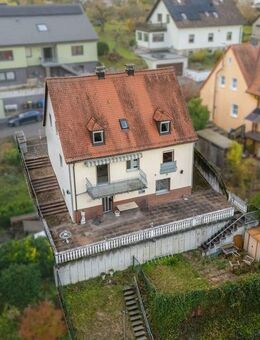 Charmantes Zweifamilienhaus in Zell am Main! - Zell (Main)