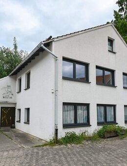 Wesertal: Zweifamilienhaus mit Potential! - Oberweser