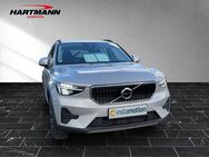 Volvo XC40, Essential, Jahr 2023 - München