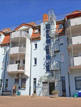 Mitten in Schwetzingen mit zwei PKW -Stellplätzen! 3,5-Zimmer-Wohnung mit Balkon & tollem Ausblick! - Schwetzingen