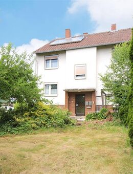 Ländlich wohnen mit Pferden als Nachbarn: 2-Familienhaus mit Doppelgrundstück in Guxhagen Ellenberg - Guxhagen
