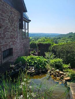 Traumhafte Höhenlage bei Hennef! Gepflegtes EFH mit Wintergarten, Kamin und Garage - Hennef (Sieg)