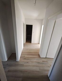 **sanierte 3-Zimmer-Wohnung mit Balkon** - Clausthal-Zellerfeld