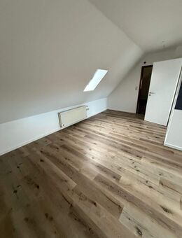 Sanierte 2 Zimmer Wohnung im DG in Nomborn zu vermieten - Nomborn