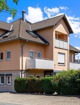 Vermietetes Mehrfamilienhaus mit zusätzlicher Bürofläche *VERHANDLUNGSBASIS* - Oberkotzau