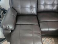 Echte Ledercouch 3er 2er und 1er unbenutzt - Würselen
