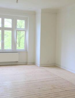 renoviert. hell, frei - 3-Zimmer-Wohnung in ruhiger Lage gegenüber Park - Berlin
