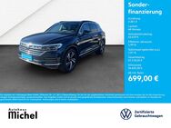 VW Touareg, 3.0 TDI Elegance IQ-Light Panodach, Jahr 2023 - Gießen