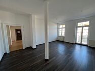 Komfortabel Wohnen in schönem Altbau * 3-Zi.-Wohnung zur Hofseite mit Balkon und Gäste-WC * - Freiberg