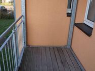 Balkon + komplett zum Innenhof + Bad mit Dusche * - Chemnitz