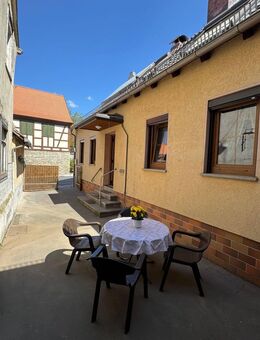 Charmantes Einfamilienhaus in zentraler Lage & Gartengrundstück möglich - Reichenberg (Bayern)