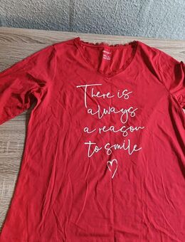 Damen Langarmshirt, Gr. M 40/42, rot mit Schriftzug und Kragenspitze, unbenutzt, neu - Herten