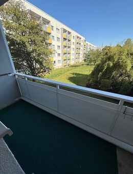 2-Raum Wohnung im 1. OG mit Wannenbad - Halle (Saale)