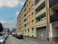 RESERVIERT: Potentialreiche City-Wohnung mit zwei Zimmern und sonniger Loggia - München