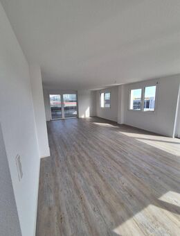 Schön geschnittene 4,5-Zimmer Dachgeschosswohnung im Neubau - NUR FÜR MITGLIEDER - Singen (Hohentwiel)
