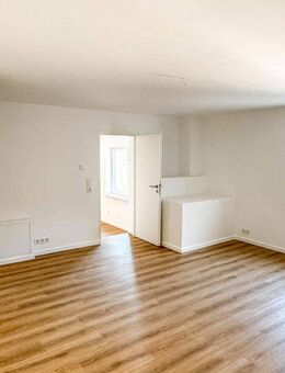 Renovierte 3-Z.-Wohnung mit EBK u. Fußbodenheizung - Erstbezug, gute Anbindung nach Berlin & Potsdam - Brück