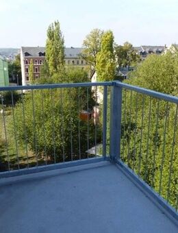 Praktische 3-Zi.-Wohnung m. gr. Essküche an Balkon u. Glasfaseranschluss in freundlichem Haus - Chemnitz