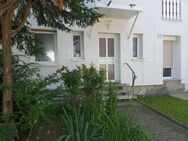 4-Zimmer-Wohnung mit Einbauküche, Balkon und Gartenanteil in Ammerndorf - Ammerndorf
