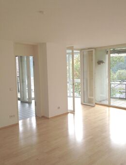 Starnberg: großzügige 3-Zi.-Whg mit Wintergarten und Blick ins Grün - Starnberg