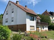 Freistehendes Einfamilienhaus mit parkähnlichem Garten - Scheinfeld