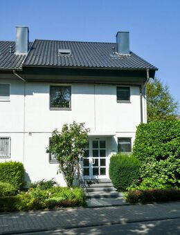 Gepflegte DHH in gesuchter Lage, mit Garage und Stellplatz! - Neuhofen