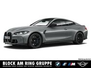BMW M4, Competition Coupé M, Jahr 2022 - Braunschweig