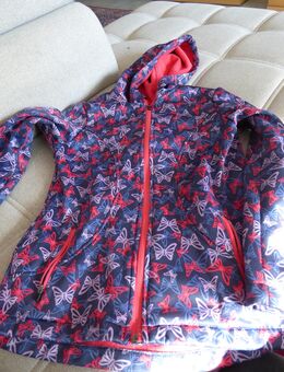 2 Anoraks mit Kapuze Größe 134/140 dunkelblau mit Schmetterlingen + pink - Aachen