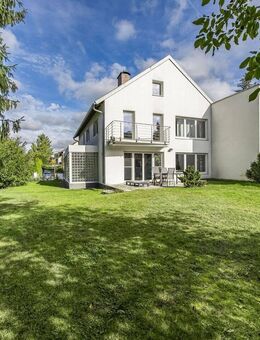 Charmantes Dreifamilienhaus mit großem Garten, in sehr begehrter Lage! - Nürnberg