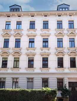 STADTLEBEN MIT STIL // bezugsfreie Dachgeschosswohnung mit Balkon und Einbauküche - Leipzig