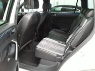 VW Tiguan, 2.0 TDI Allspace R-Line, Jahr 2022 - Wackersdorf