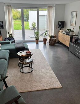 Traumwohnung im EG mit Terrasse und Einbauküche, Nähe der Bundespolizei und S.-Bahn nach Bonn und Siegburg. - Bonn