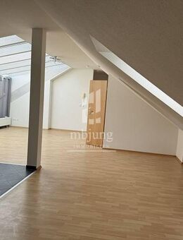 Gemütliche Dachgeschosswohnung in zentraler Lage - Geislingen (Steige)