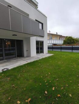 ** ERSTBEZUG! 4,5 Zi.-EG-Wohnung + gr. Grt., 108 qm Wfl., hochwertige Bauweise, modern und schick ** - Bad Rappenau
